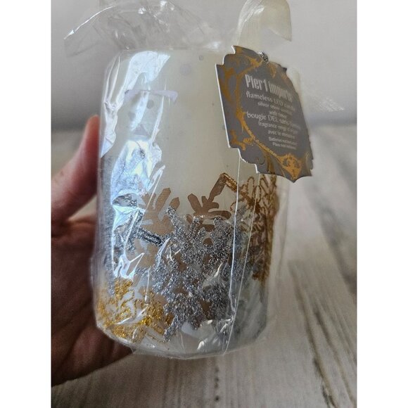 Pier 1 flameless LED‎ candle silver snow scented timer new Xmas decor snowflakes - Picture 4 of 6